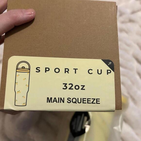 Hydrojug Sport Main Squeeze Lemons Bottle 32 Oz. - Picture 5 of 5